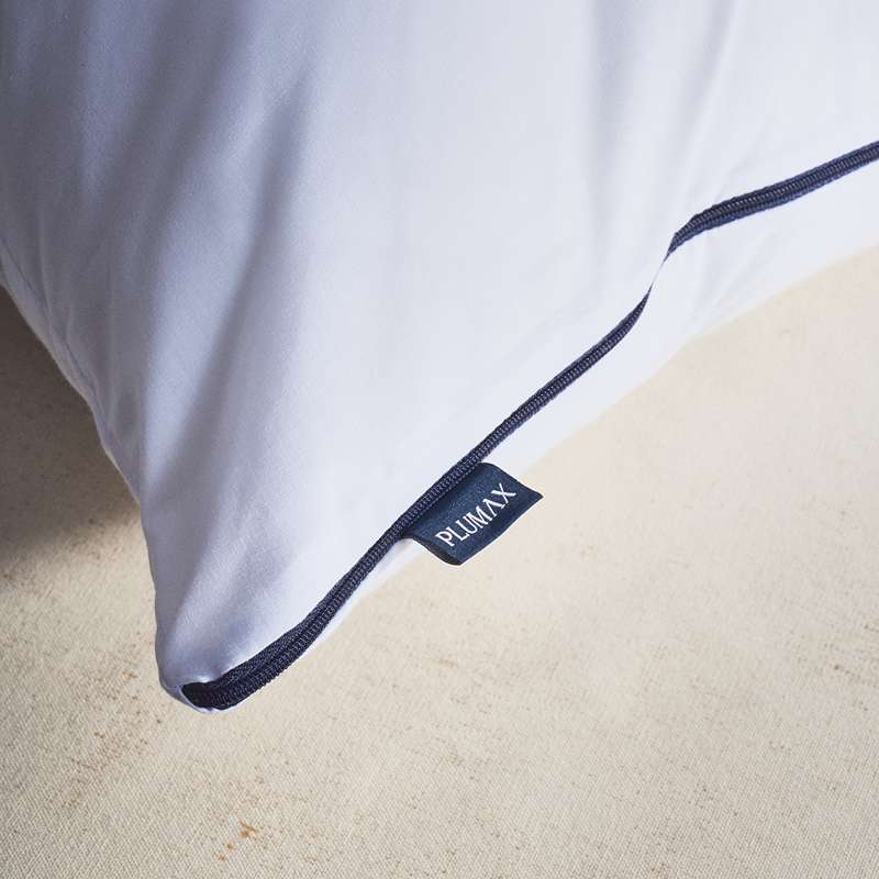 Almohada Plumax de lujo con tela de 180 hilos, que ofrece una suavidad excepcional y máximo confort