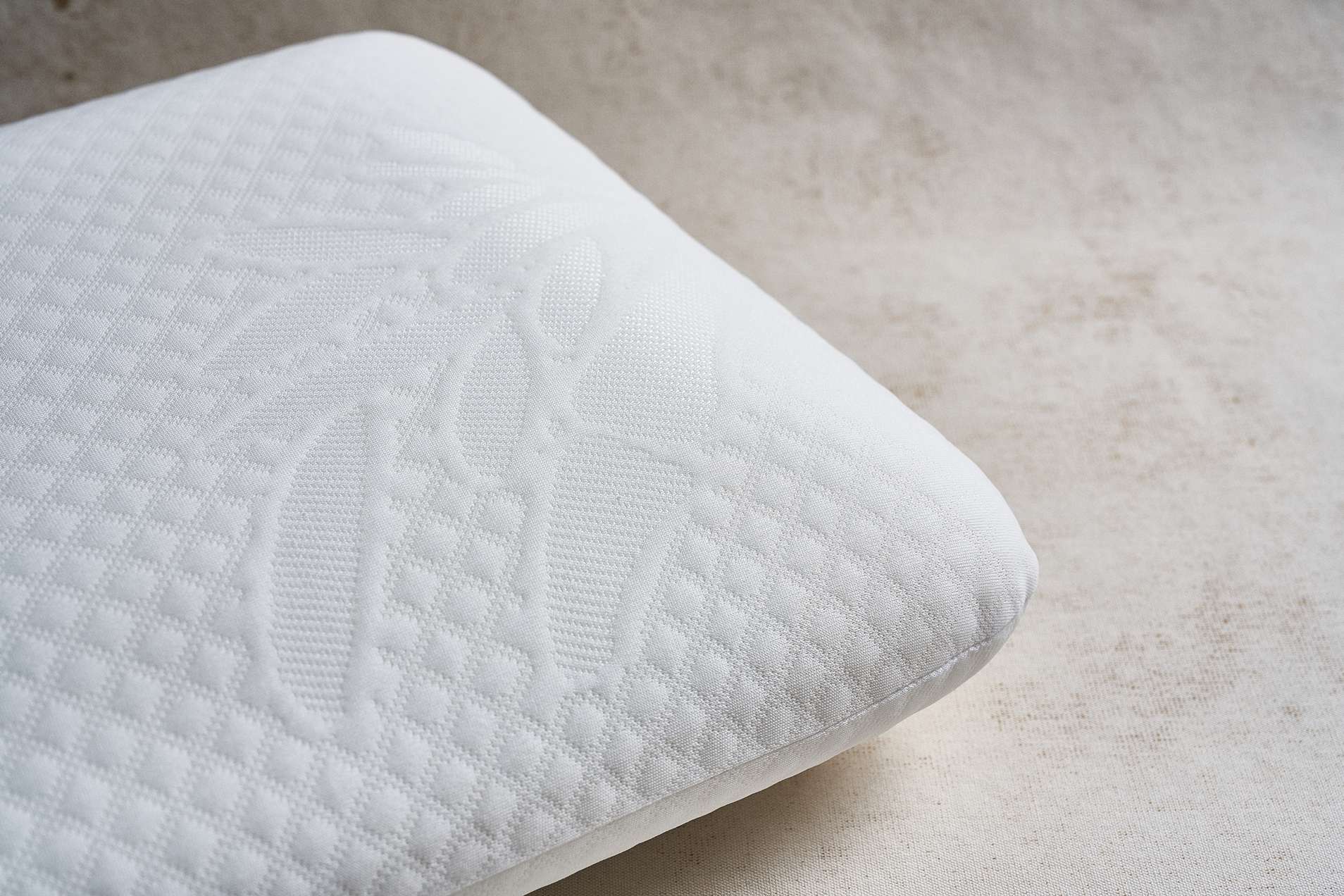 Almohada ortopédica Plumax Classic Plana, soporte y confort para un descanso saludable